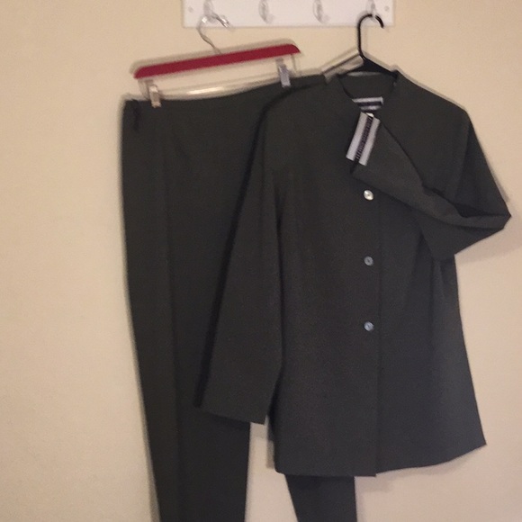 Amanda Smith Jackets & Blazers - NEW 2 PIECE SUIT